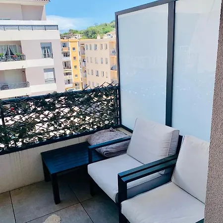 Large Studio With Private Parking Vallauris